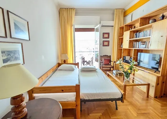 Bright Top-Floor - 2 Terraces - Αbove Metro