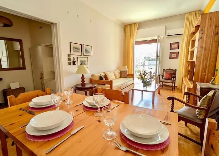 Bright Top-Floor - 2 Terraces - Αbove Metro
